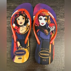 Havaianas Snow White and Evil Queen Flip Flops size 11/12